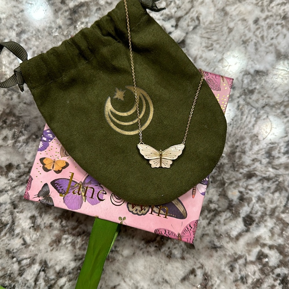 Jane win butterfly necklace